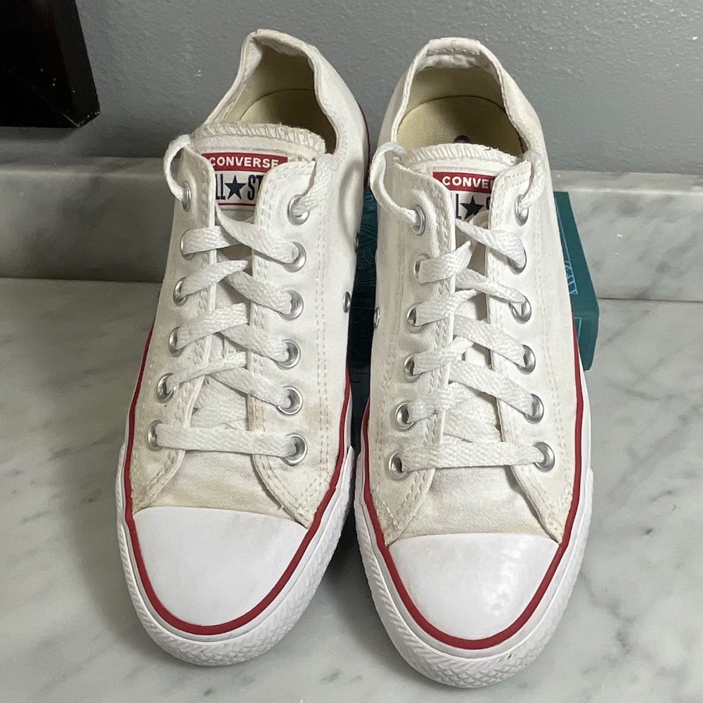 Converse White Chuck Taylor All-Star Sneakers Mens 5/Women’s 7